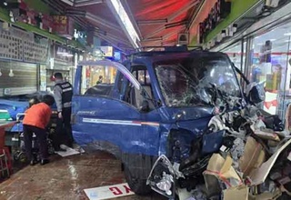В Южной Корее при наезде грузовика на рынке погибли два человека