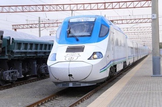 Скоростной поезд «Афросиаб» теперь останавливается и в Зааминском районе