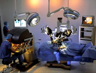 Робот-хирург впервые в мире провел пересадку легкого в испанской больнице