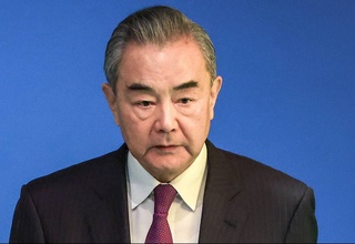 Ван И Хитойнинг Сурияга ўз суверенитетини ҳимоя қилишга ёрдам беришига ишонтирди