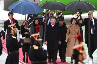 Сафари расмии Президенти Ӯзбекистон ба Фаронса оғоз шуд