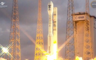 Vega C ракетаси Куру космодромидан Ерни кузатиш сунъий йўлдошини коинотга олиб чиқди