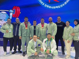 Сборная Узбекистана по тяжелой атлетике завоевали 13 медалей на чемпионате Азии