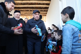 Бўкада сел олиб кетган хонадонлар тиклаб берилди