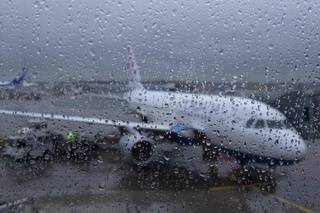 Due to bad weather conditions at Tashkent airport, several Uzbekistan Airways flights were sent to alternate airports