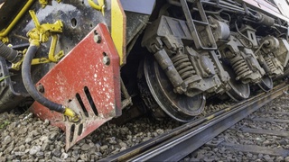 Камбоджада поезд ва автобус тўқнашиб кетди, оқибатида 45 киши шифохонага ётқизилди