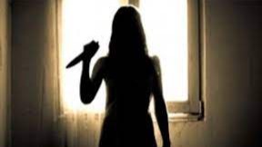 Popda erini pichoqlab, tilla tishlarini sug'urib olgan ayolga sud hukmi o'qildi