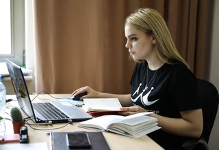 Россиянинг 150дан зиёд ОТМлари масофадан ўқитишга ўтди