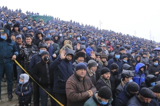 Namanganda chavandozlar musobaqasi va hosil bayrami boʻldi. Viloyat hokimi ham uloq-koʻpkariga qoʻshildi