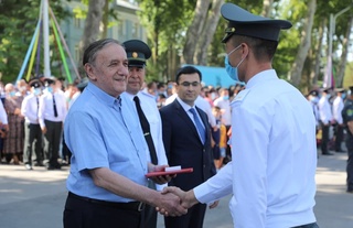 Мудофаа вазирлигига қарашли олий ҳарбий таълим муассасаларда навбатдаги битирув маросимлари бўлиб ўтди