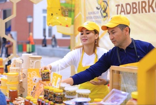 Дар Намангон Ҷашнвораи II байналмилалии асал барпо гардид