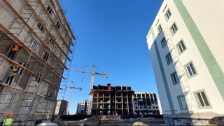 Тошкент вилоятида бир йил олдин битказилиши керак бўлган бинолардан 13 таси ҳалиям тайёр эмас