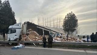 Тошкент вилоятида тиркамали юк машинаси ЙТҲга учради