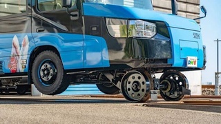 Ҷопон дар ҷаҳон аввалин автобус-поездро ба роҳ монд