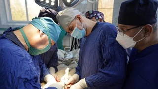 Samarqandda ilk bor jigar transplantatsiyasi jarrohlik amaliyoti o‘tkazildi