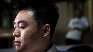 Хитойда шифокорга пичоқ билан тан жароҳати етказган шахс ўлимга ҳукм қилинди