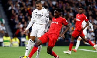 «Реал» после победы над «Севильей» вновь обошел «Барселону»