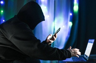 В Сингапуре будут пороть розгами за мошенничество в интернете