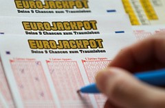 Фуқаро лотереяда 184 миллион фунт стерлинг ютди