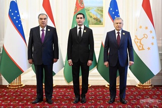 O‘zbekiston Prezidenti Ashxobod sammitida ishtirok etdi