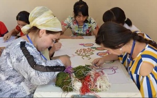 ЮНЕСКО организует серию тренингов по ремесленничеству, дизайну и предпринимательству в Маргилане