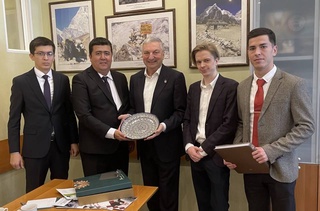 Делегация города Навои находится в Москве