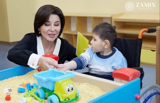 "Zamin" fondi Qibraydagi "Imkon" reabilitatsiya markaziga ega maktabgacha ta’lim muassasasida mehmon bo‘ldi