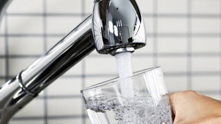 В двух районах Ташкента контролёры перестанут принимать плату за питьевую воду