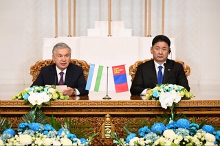 Өзбекстан ҳәм Монголия жетекшилери сөйлесиўлердиң жуўмақларын есаплады