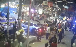 Нью-Деҳлида таксининг одамлар устига юриб кетиши оқибатида бир киши ҳалок бўлди