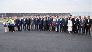 Дабири кулли СММ Антониу Гутерриш аз неругоҳи фотоэлектрикии офтобии RiverSide, ки дар вилояти Тошканд воқеъ аст, дидан кард