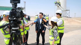 Пресс-тур: в Узбекистане установлена первая крупная ветряная турбина