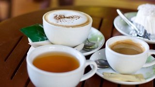 Чай и кофе способствуют улучшению зрения, выяснили ученые