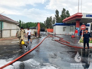 Yonilg'i quyish shaxobchasida chiqqan yong'in bartaraf etildi