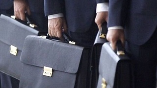 Федерациянинг 38 вакили ҳоким ёрдамчиси сифатида иш бошлади