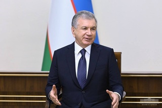 Президент бо ҷавонон самимона суҳбат кард