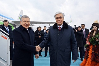 Ўзбекистон Президенти Олмаотага ташриф буюрди