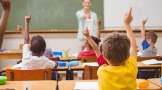 Стоит ли внедрять интерактивные госуслуги в школах?