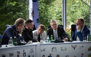 Politico: Европа обсуждает создание 40-километровой буферной зоны на Украине