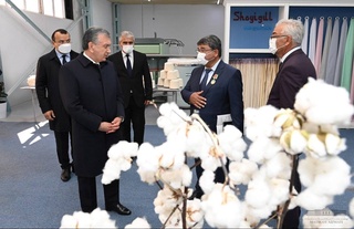 Президент Бұхарадағы мақта кластеріне барды