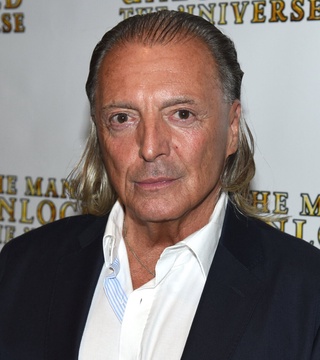 Афсонавий америкалик актёр Арманд Ассанте кинофестивалнинг очилиш маросимида бошловчилик қилади