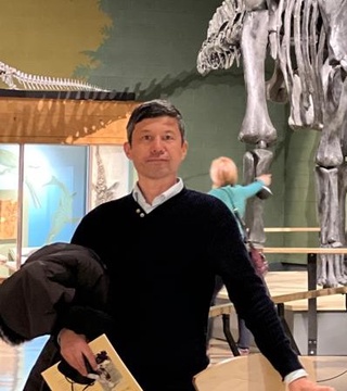 Ўқувчиларига намуна бўлаётган муаллим