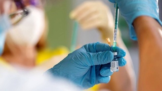 СУТ пешгӯӣ мекунад, ки дар соли 2022 дар саросари ҷаҳон сӯзандоруҳо барои эмкунӣ камӣ мекунанд