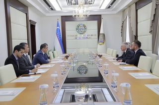 Адлия вазири Халқаро нотариал ҳамкорлик комиссияси президенти билан учрашди