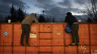 Полицейские Портленда взяли под охрану мусорные контейнеры