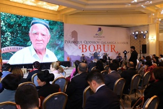 “Бобур. Юлдузли тунлар” романи инглиз тилига таржима қилинди