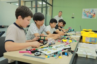 Бала туылғаннан кейін мектепке онлайн тіркеуге алу тәртібі енгізілуде