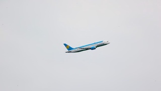 Uzbekistan Airwaysʼнинг Бухородан Москвага учаётган рейсида техник носозлик кузатилди