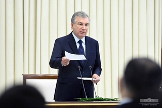 Самарқандқа сапары барысында Шавкат Мирзияев облыс әкімдері мен сектор басшыларына кеңес өткізді