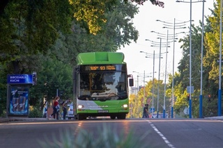 Тошкент: йўловчи аёлга қўполлик қилган маст эркак автобусдан тушириб юборилди